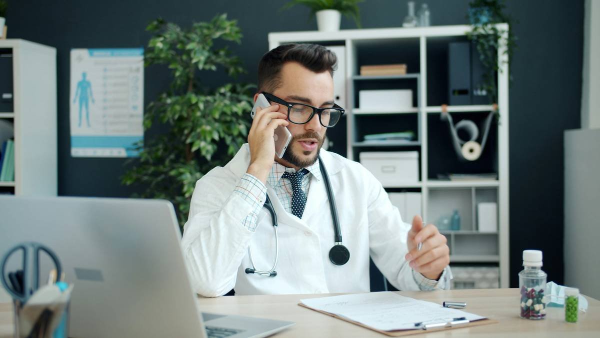 Infographic showing $265B annual cost of administrative waste in U.S. healthcare, broken down by category: billing (35%), insurance complexity (28%), documentation (22%), other (15%)